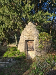  mas for sale on the outskirts of the Luberon